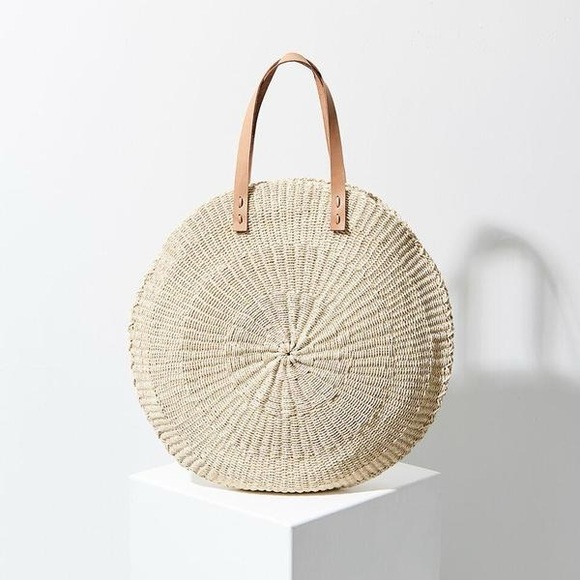 The Beach People Scallop Oversized Boho Woven Bag - Picture 1 of 8